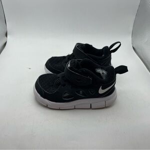 Nike Free Run 2 babies black suede sneakers size 5C